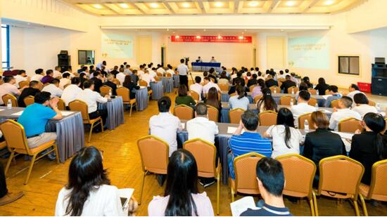 埋頭趕路，也要抬頭尋道