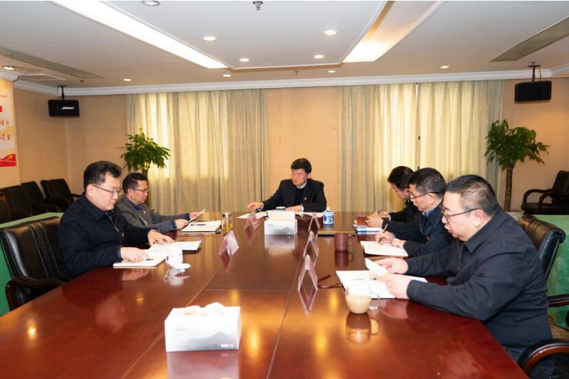 尊龍凱時集團黨委召開中心組學(xué)習(xí)專題研討 黨的十九屆四中全會及省委十一屆六次 全會精神