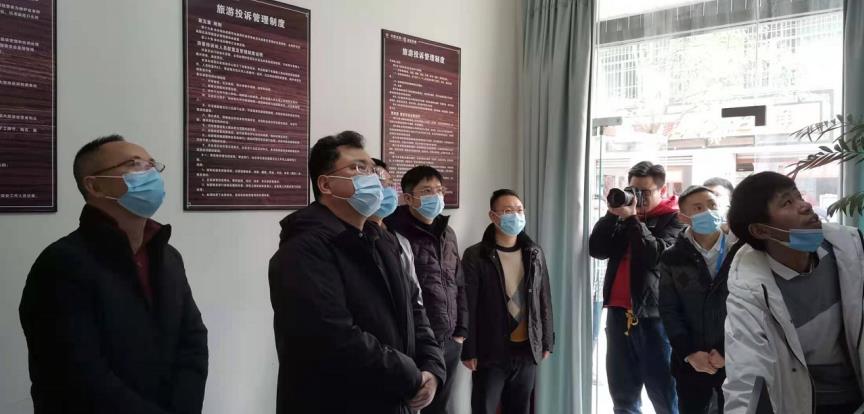 集團(tuán)領(lǐng)導(dǎo)到金龍長(zhǎng)城景區(qū)調(diào)研安全生產(chǎn)工作