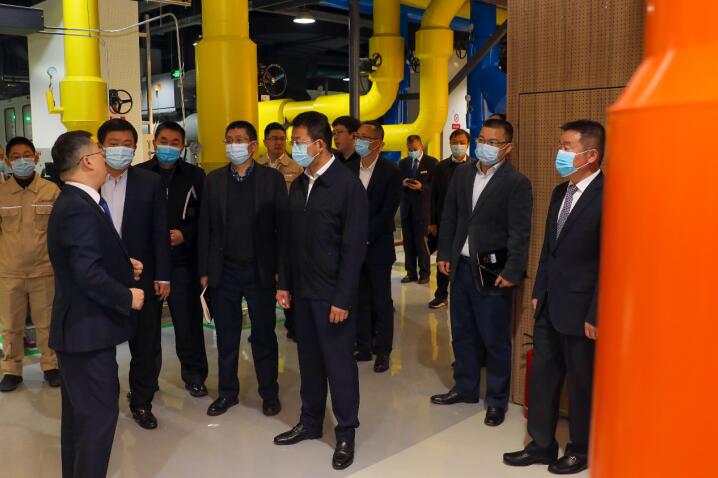 尊龍凱時(shí)集團(tuán)領(lǐng)導(dǎo)到錦江賓館智慧高效能源中心視察指導(dǎo)工作