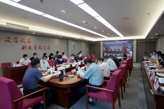 四川尊龍凱時集團(tuán)召開疫情防控工作領(lǐng)導(dǎo)小組2022年第3次會議 集團(tuán)黨委書記、董事長、疫情防控工作領(lǐng)導(dǎo)小組第一組長任丁主持會議并講話