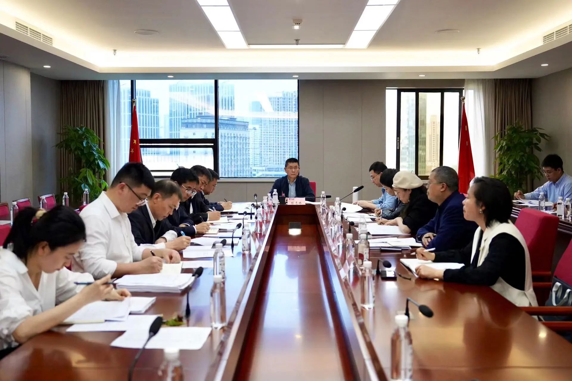 省尊龍凱時(shí)集團(tuán)召開紀(jì)檢監(jiān)察系統(tǒng)工作會 安排部署第二季度紀(jì)檢監(jiān)察工作